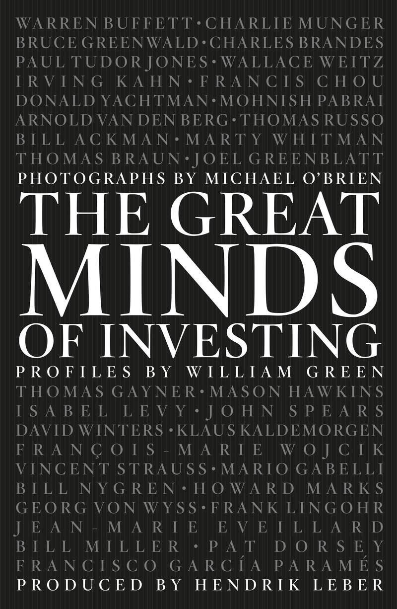 Buchumschlag für "The Great Minds of Investing" von William Green, mit den Namen großer Investoren und dem Titel in großer weißer Schrift auf schwarzem Hintergrund.