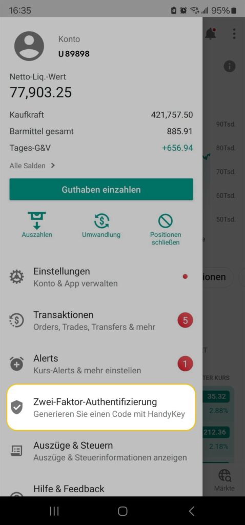 Screenshot einer Banking-App mit Kontostand, Transaktionen und einer Option zur Aktivierung der Zwei-Faktor-Authentifizierung mit HandyKey, hervorgehoben am unteren Rand des Menüs.