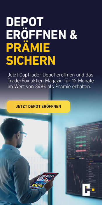 Ein Mann steht an einem Schreibtisch mit einem Laptop und blickt auf einen großen, an der Wand montierten Bildschirm, auf dem Aktiencharts und -daten angezeigt werden. Ein deutscher Text wirbt für ein CapTrader-Konto und eine Prämie für ein Zeitschriftenabonnement.